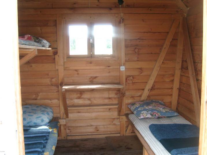 В летнем домике оборудовано три спальных места